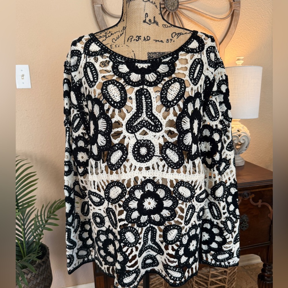 Cato Crotched Black and Ivory Floral Top